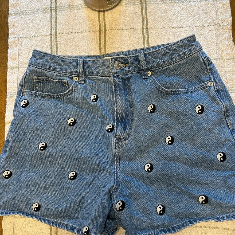 Forever 21 Blue Jean Shorts ying yang